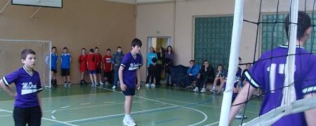 Powiatowe Igrzyska Młodzieży Szkolnej w Mini - Piłce Siatkowej