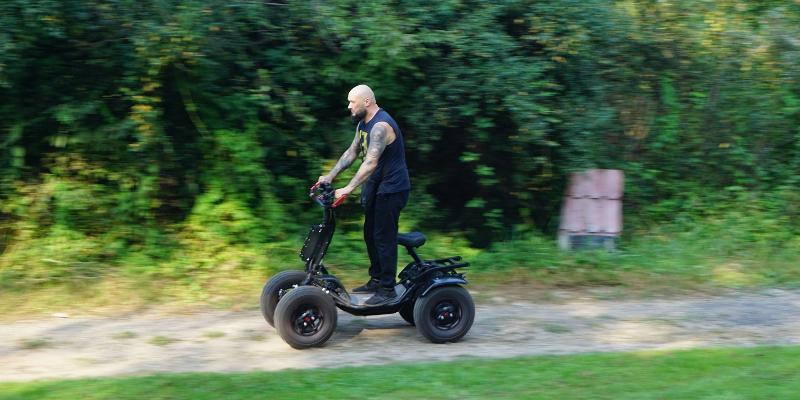 Pokaz pojazdów elektrycznych na Paintball Leśna Strzelnica Cieklin