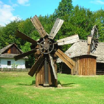 Skansen Wsi Pogórzańskiej w Szymbarku